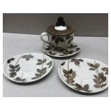 Redwing cup and saucers