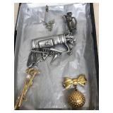 Costume jewelry golf pins
