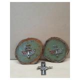 2 Chevrolet 283 Emblems 1 Ford Mustang 289