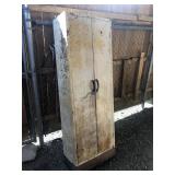 Metal cabinet