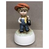 Schmidt musical figurine boy caring boxing gloves