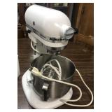 Kitchen-Aid Mixer