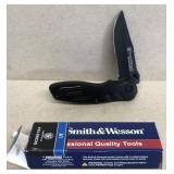 Smith and Wesson knife