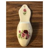 Wall vase Red roses