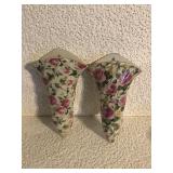 Pair of wall vases flower design