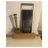 Rolling pin shredder, masher