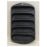 Cast-iron corn muffin pan
