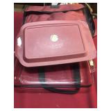 Pyrex portable casserole dish with lid and carrier