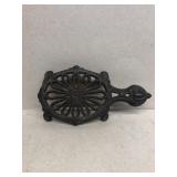 Cast-iron trivet