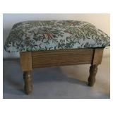 Footstool with hinged lid