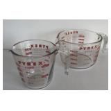 Pyrex measuring cups 2 cups and 4 cups