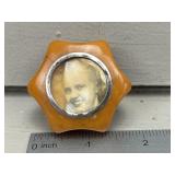 Old Bakelite Gear? Knob With Photo