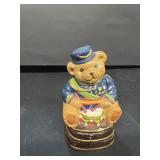 Cast-iron bear doorstop