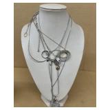 (5) costume Jewelry necklaces