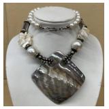 Costume jewelry shell necklace