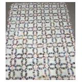 Circle pattern quilt 6' x 7 1/2