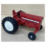 Toy tractor