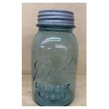 Ball perfect mason jar with zinc lid