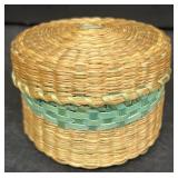 Wicker ring basket