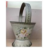 Toll Painted metal basket
