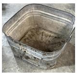 Galvanized wash tub
