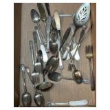 HOLMES and William Rogers, silver plate flatware