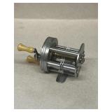 Shakespeare INTRINSIC 1959 fishing reel
