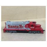 Santa Fe 5628 Tyco train engine