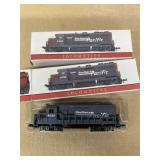 (2) southern Pacific 9725 train locomotives