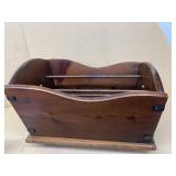 Wooden wine bottle box