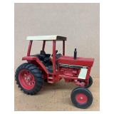 International 8861 16th scale diecast toy tractor