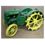 John Deere 1/16 scale diecast tractor