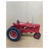Farmall mcCormick diesel 116 scale ERTL tractor