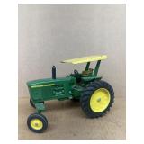 John Deere 1/16 scale toy tractor