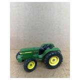 John Deere 3140 toy tractor ERTL