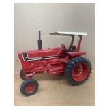 1991 international 1060 diecast tractor 1/16 scale