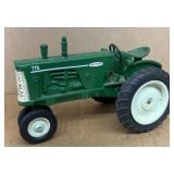 Oliver 770 diecast toy tractor 1/16 scale
