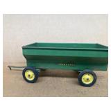 John Deere farm wagon 1/16 scale