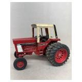International 1586 toy tractor