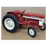 IHl 340 diecast tractor 1/16 scale