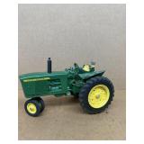 John Deere 1/16 scale diecast tractor