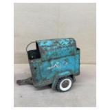 Structo farm horse trailer