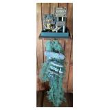 Birdhouse on stand