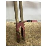 Post hole digger