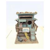Beach bungalow birdhouse
