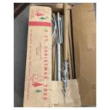 7 foot aluminum Christmas tree