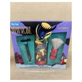 Batman and Robin play shaving kit