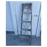 Aluminum ladder