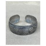 Bracelet with fish oriental design