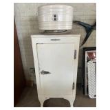 Electric antique refrigerator